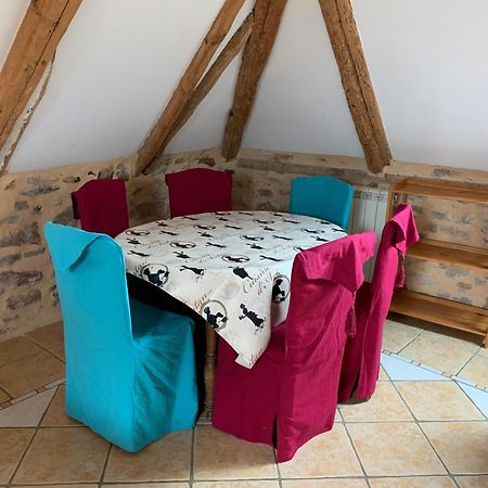Lanuéjols Cafe De La Place Gite & Chambres D'Hotes "Lou Pastre" المظهر الخارجي الصورة