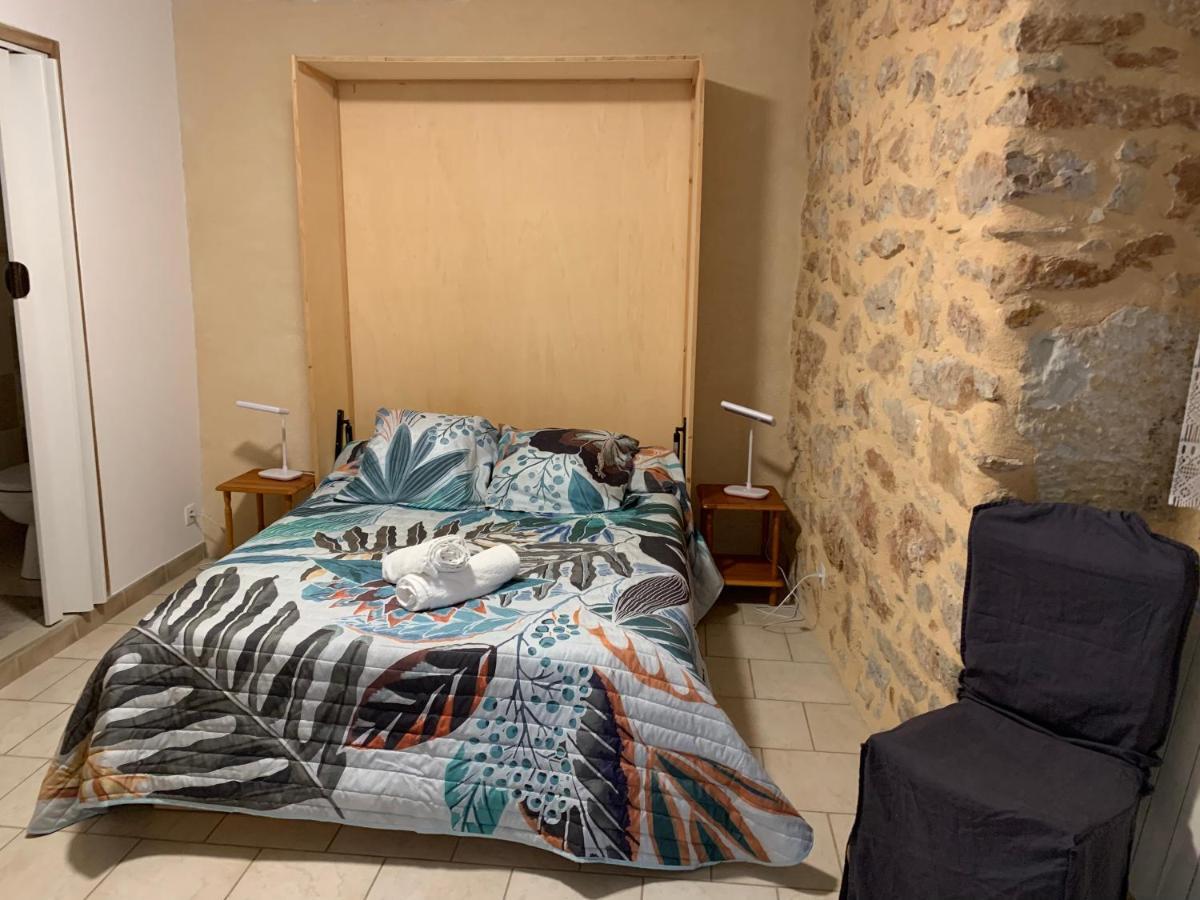 Lanuéjols Cafe De La Place Gite & Chambres D'Hotes "Lou Pastre" المظهر الخارجي الصورة