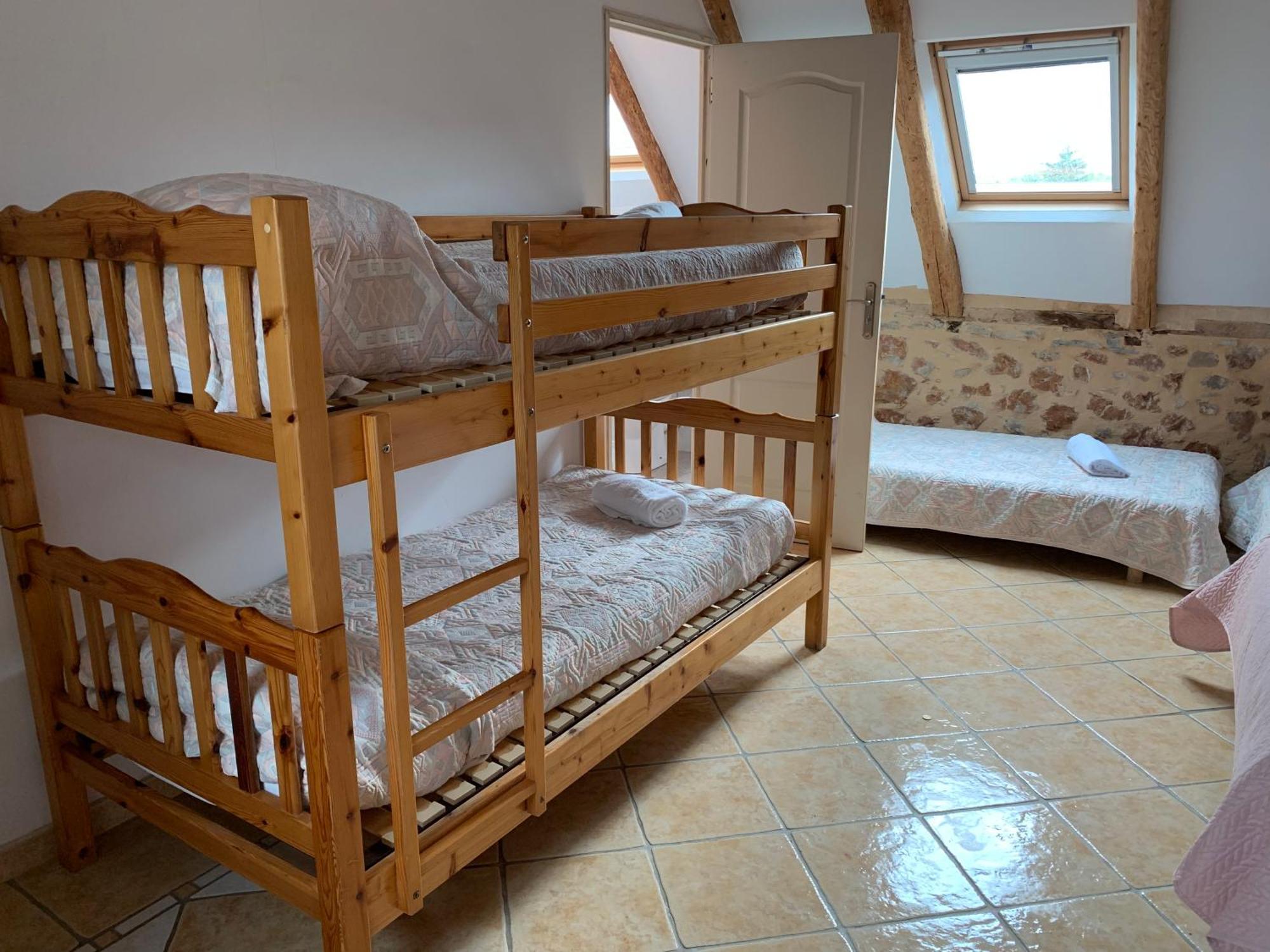 Lanuéjols Cafe De La Place Gite & Chambres D'Hotes "Lou Pastre" المظهر الخارجي الصورة