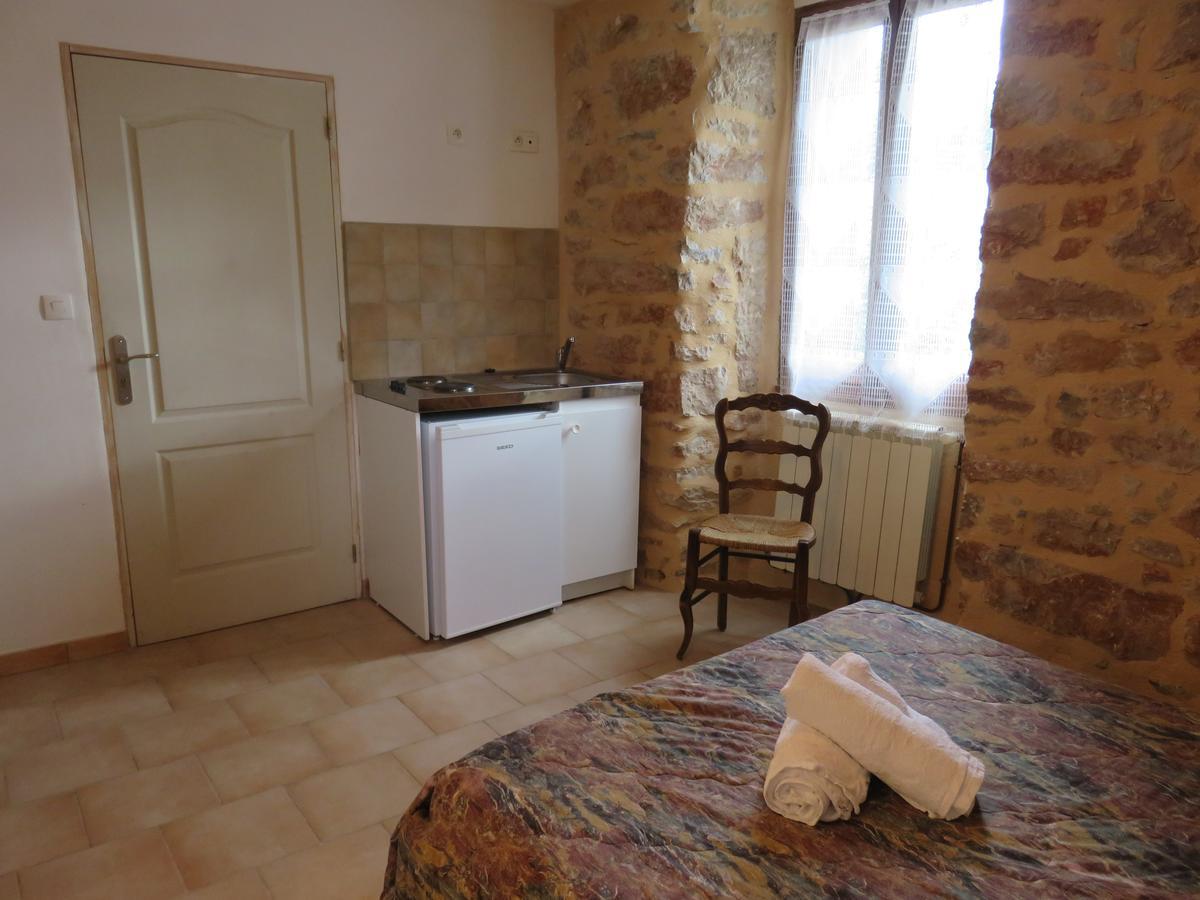 Lanuéjols Cafe De La Place Gite & Chambres D'Hotes "Lou Pastre" المظهر الخارجي الصورة