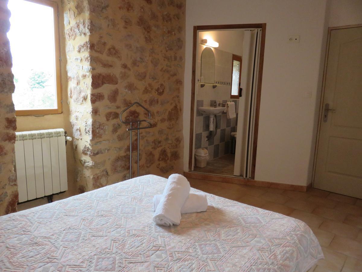 Lanuéjols Cafe De La Place Gite & Chambres D'Hotes "Lou Pastre" المظهر الخارجي الصورة